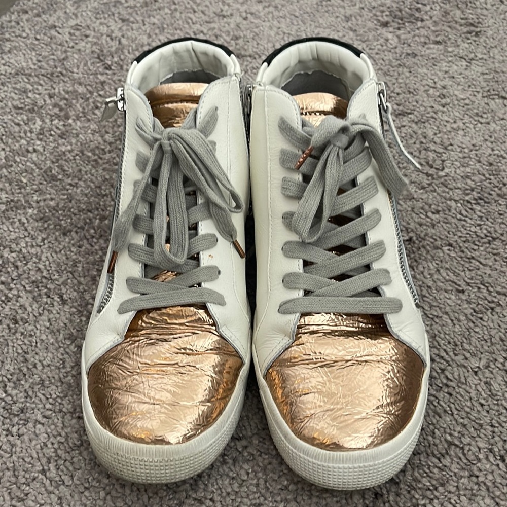Dolce Vita Sneakers - Picture 3 of 5
